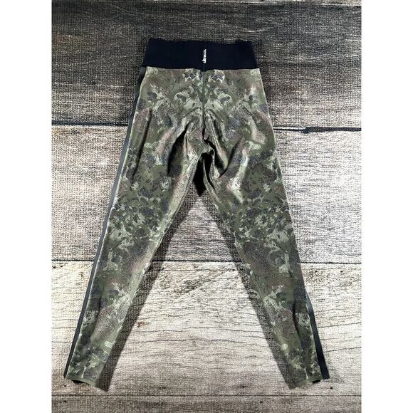 Ultracor Leggings Womens 30x26  Green Camo Compression Athleisure - Picture 5 of 7
